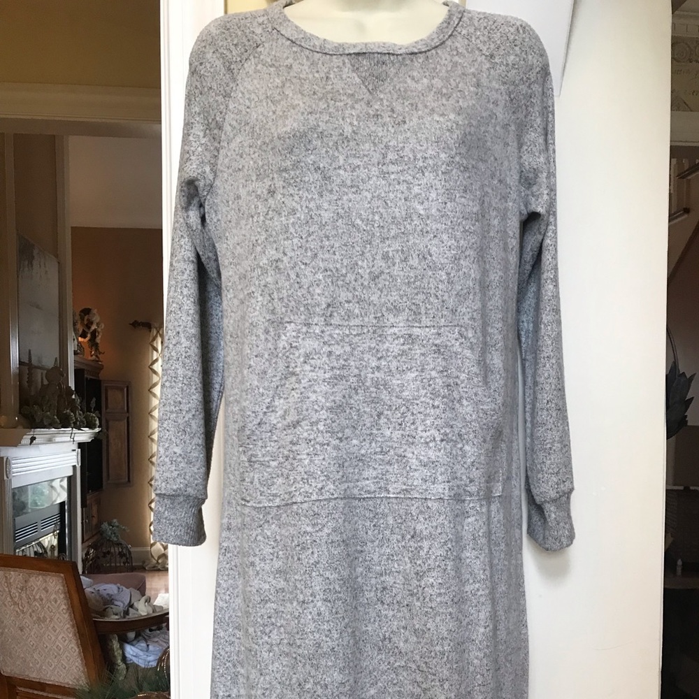 New with tag Olivia Rae sleepwear very soft speckled gray nightgown. Sz Small